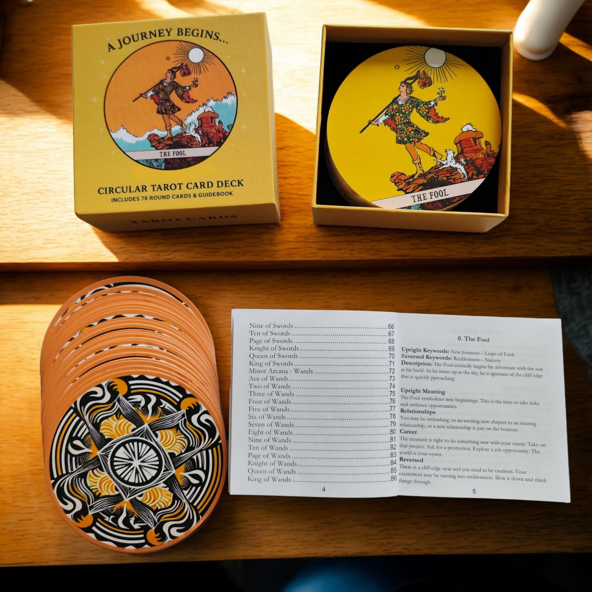 Mazzo di Carte dei Tarocchi Ci - Tarot Deck With Guidebook recensione e prezzo
